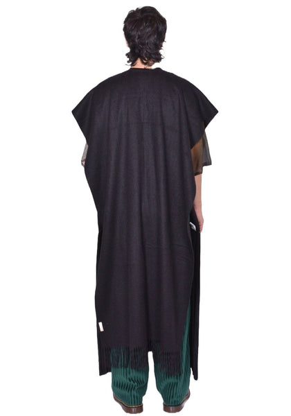BLESS N°80 1062 PLISSEDRESSPONCHO CASHMERE BLACK | DOSHABURI Online Shop