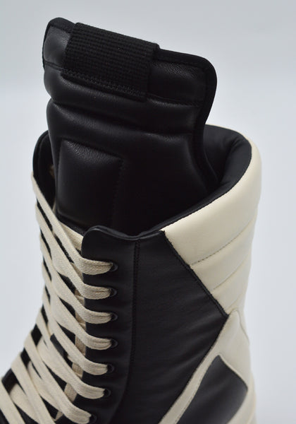 RICK OWENS MEN MEGA GEOBASKET BLACK/MILK SS25 | DOSHABURI Shop