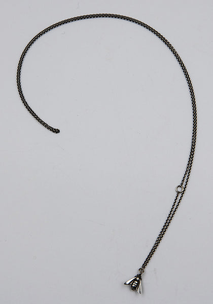 WERKSTATT MÜNCHEN M7492 CHAIN MINI NECKLACE BEE SILVER FW24 | DOSHABURI Online Shop