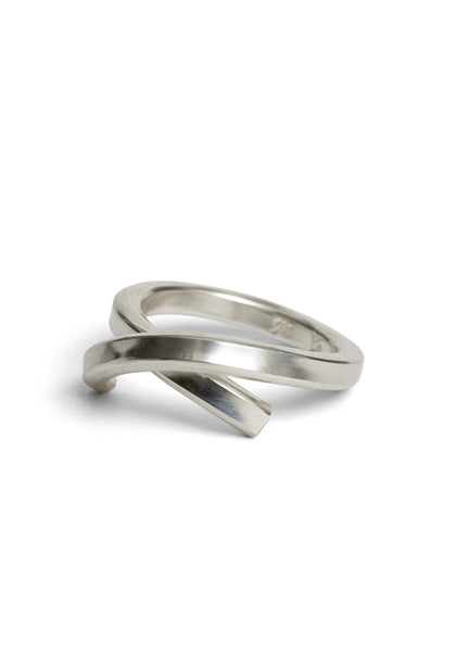 WERKSTATT MÜNCHEN M1245 RING EMBRACE FINE SILVE | DOSHABURI Shop