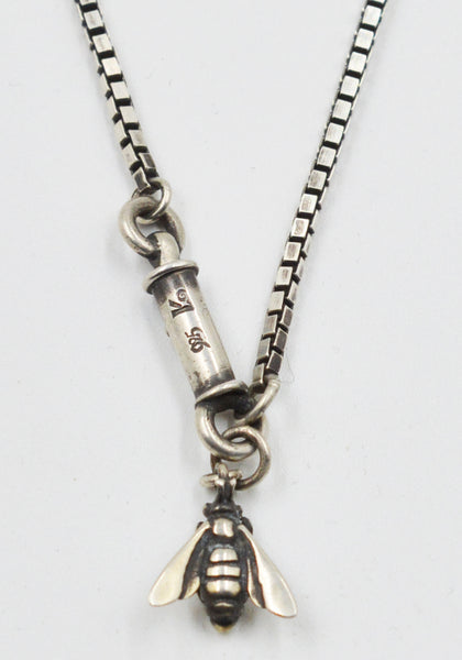 WERKSTATT:MÜNCHEN M3711 SYMBOL BEE NECKLACE SILVER | DOSHABURI Shop