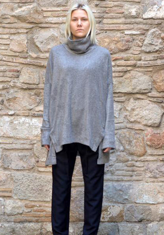 UJOH TURTLE NECK KNIT TUNIC SWEATER GREY | 50%OFF SALE | Doshaburi Online Outlet