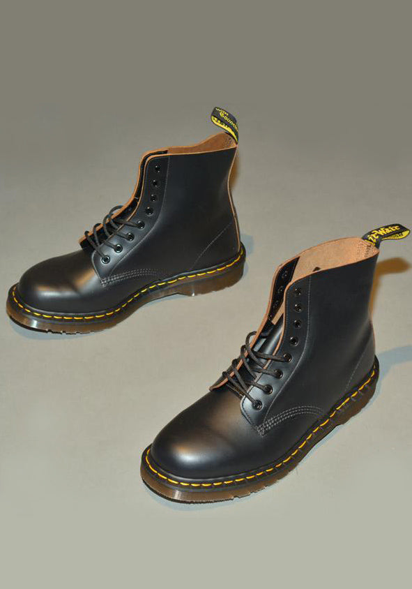 DR. MARTENS VINTAGE 1460 LEATHER BOOTS BLACK QUILON MADE IN ENGLAND - DOSHABURI Shop