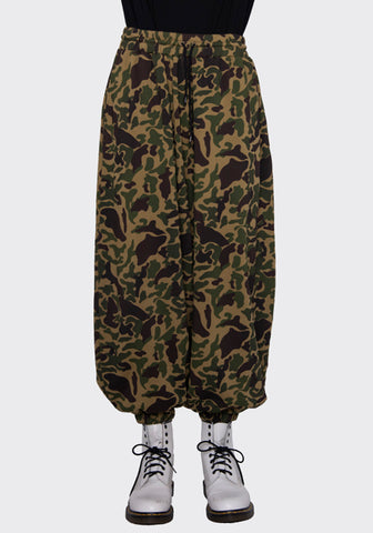 LU'U DAN MP004_FJ FLEECE BONTAN SWEATPANTS CAMO FW22 | DOSHABURI Online Shop