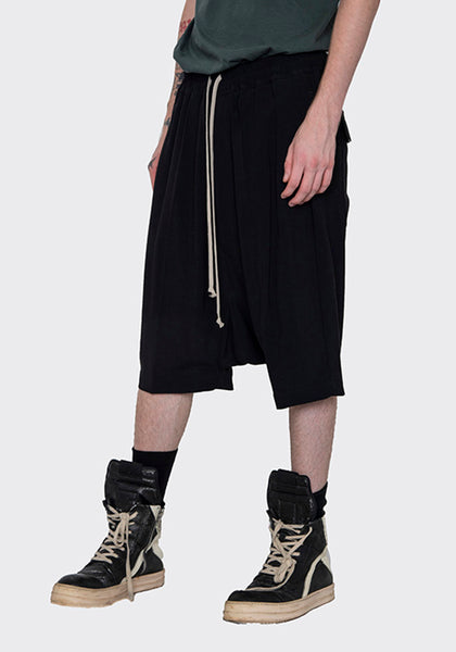 RICK OWENS RU02B2384 HY 09 RICK S PODS SHORTS BLACK FW22 | DOSHABURI Online Shop