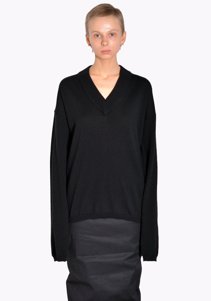 RICK OWENS RP02B6626 M V-NECK KNIT SWEATER BLACK FW22 | DOSHABURI Online Shop