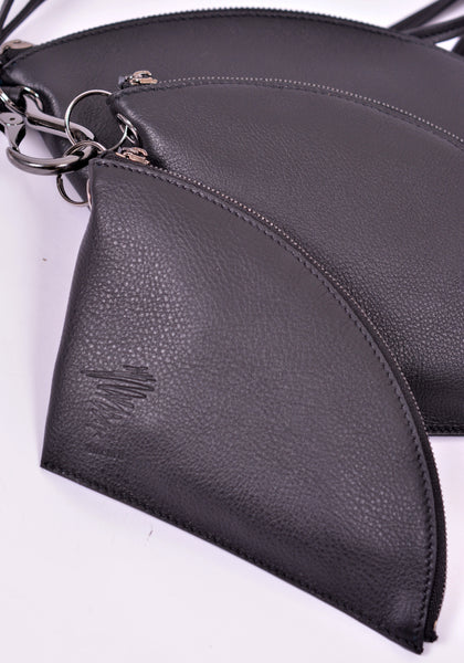 YOHJI YAMAMOTO DISCORD DR-A60-762 PETAL TRIPLE POUCH BLACK | DOSHABURI Online Shop