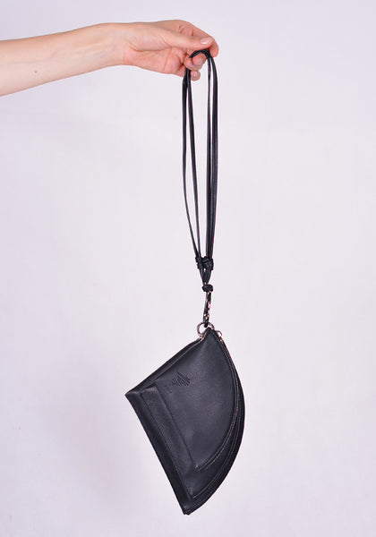 YOHJI YAMAMOTO DISCORD DR-A60-762 PETAL TRIPLE POUCH BLACK | DOSHABURI Online Shop