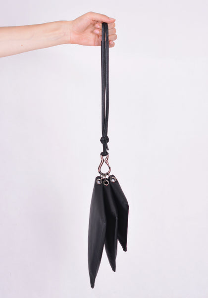 YOHJI YAMAMOTO DISCORD DR-A60-762 PETAL TRIPLE POUCH BLACK | DOSHABURI Online Shop